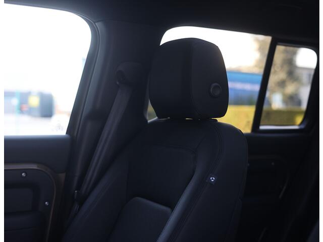 Land Rover DEFENDER P300e X-Dynamic SE | Urban - Pano - Trekhaak