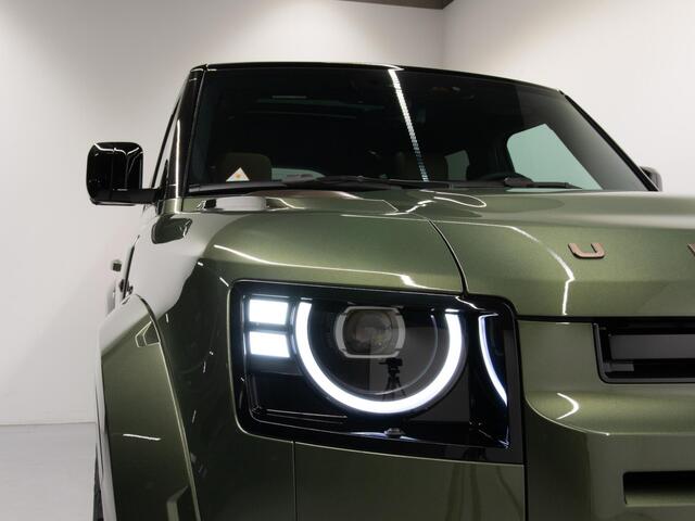 Land Rover DEFENDER 2.0 P300e 110 Dynamic Edition