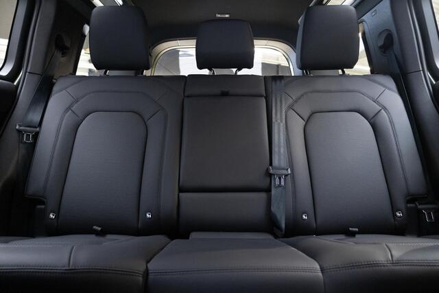 Land Rover DEFENDER 110 2.0 P300e 110 X-Dynamic SE | Facelift |