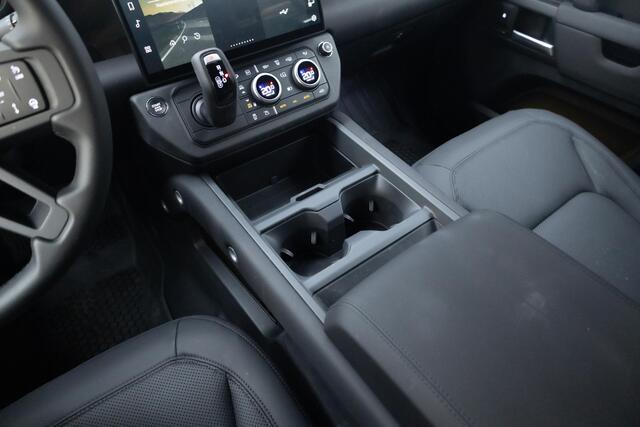 Land Rover DEFENDER 110 2.0 P300e 110 X-Dynamic SE | Facelift |
