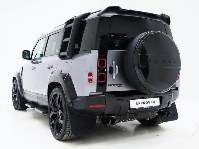 Land Rover DEFENDER 110 2.0 P400e 110 Urban WideTrack Look | Panoramadak | Explorer Pack | Sidesteps | Lightbar | Trekhaak | Meridian