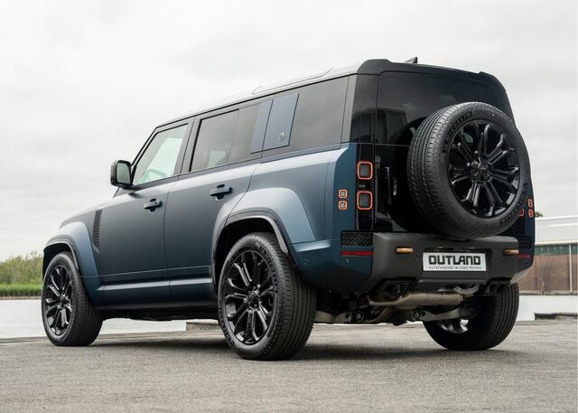 Land Rover DEFENDER 110 4.4 P635 110 Octa Sargasso Blue Satin - Carbon Exterior Pack - Trekhaak