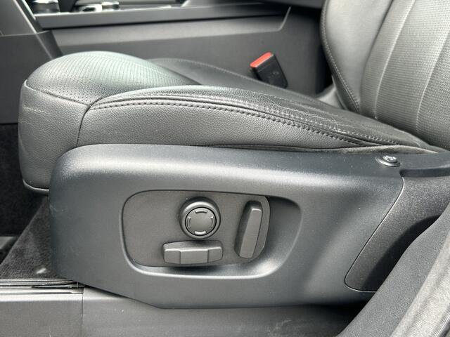 Land Rover DISCOVERY 3.0 SD6 306pk AWD Landmark Edition | Grijs kenteken | Elektr. trekhaak tot 3.500kg | Head-up Display | Panoramadak |