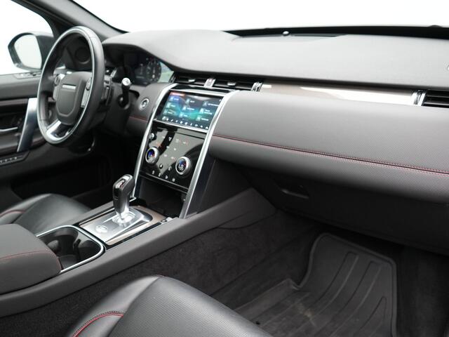 Land Rover DISCOVERY SPORT P300e R-Dynamic SE Plug In Hybrid Dealer O.H PHEV | Panodak | Trekhaak Afn. | Adaptive Cruise | Lederen Sportstoelen Memory | Meridian Sound | 20"L.M | Apple Carplay | Stuurverwarming | Camera |