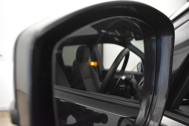 Land Rover DISCOVERY SPORT P300e 1.5 R-Dynamic SE Pano Trekh Cam Vol Leder Winterpack Dhoek Mem-Seats