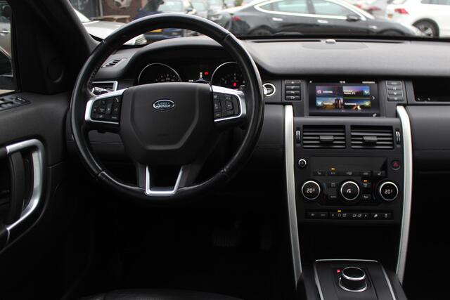 Land Rover DISCOVERY SPORT 2.0 TD4 HSE / Trekhaak / Panoramadak / Camera / Leder / 18'' / Keyless / Navigatie / Stoelverwarming / Xenon / Cruise Control