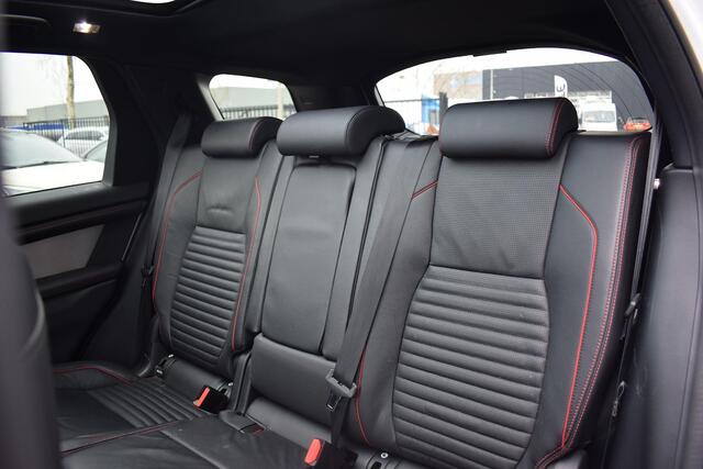 Land Rover DISCOVERY SPORT P300e 1.5 R-Dynamic SE | Trekhaak | Pano | Stoelverwarming