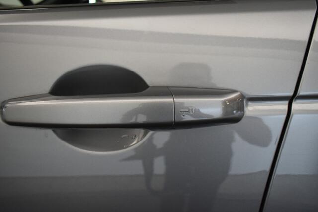 Land Rover DISCOVERY SPORT 1.5 P300e PHEV Dynamic SE Pano El. AKlep 360° Camera Virtual Vol Leer Stoelverwarming