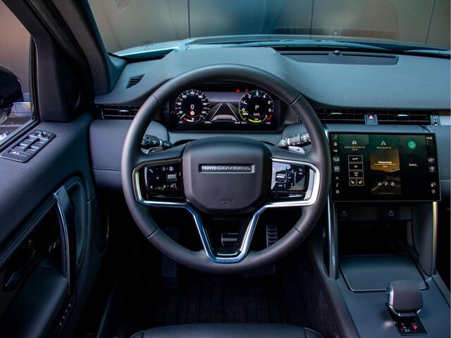 Land Rover DISCOVERY SPORT P300e 1.5 R-Dynamic SE | Adapt. Cruise | Stoelverwarming | Blackpack | Facelift | Panorama dak | 360° camera |