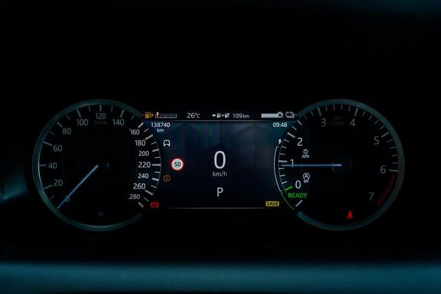 Land Rover DISCOVERY SPORT P300e 1.5 R-Dynamic HSE / Pano / Trekhaak / Dealer Ond / 1 Eig / Meridian Surround