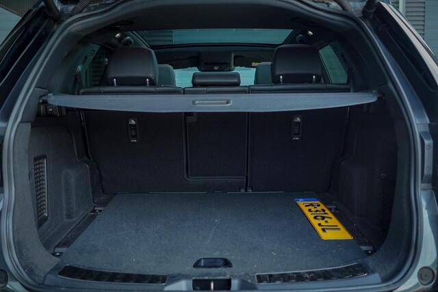 Land Rover DISCOVERY SPORT P300e 1.5 R-Dynamic HSE / Pano / Trekhaak / Dealer Ond / 1 Eig / Meridian Surround
