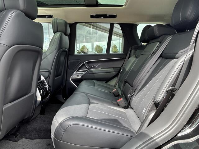 Land Rover RANGE ROVER 3.0 P400 6-cil. AWD HSE | Nieuw door ons geleverd | 400pk 6-cilinder | Elektr. trekhaak tot 3.500kg |