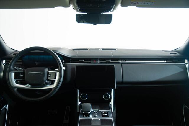 Land Rover RANGE ROVER 3.0 D350 First Edition MHEV Trekhaak - Panoramadak - Stoelventilatie - Meridian - Laser LED - 23 inch - Head-up - Achterasbesturing