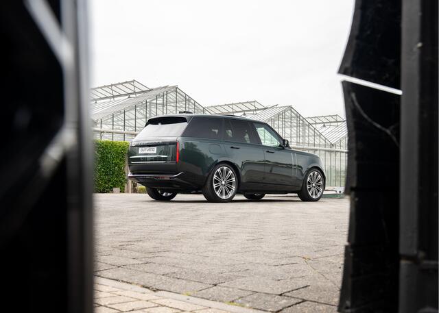 Land Rover RANGE ROVER P550e Autobiography | VERWACHT Augustus '25 | Belgravia Green Metallic | Cognac leder | Shadow Pack | 23" inch |