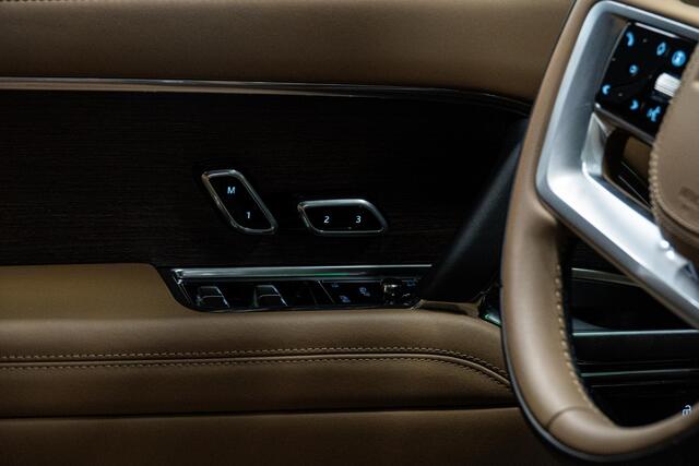 Land Rover RANGE ROVER 3.0 P460e HSE PHEV *Meridian / Panorama / Surround-View / HUD / Stoelventilatie / Soft-Close*