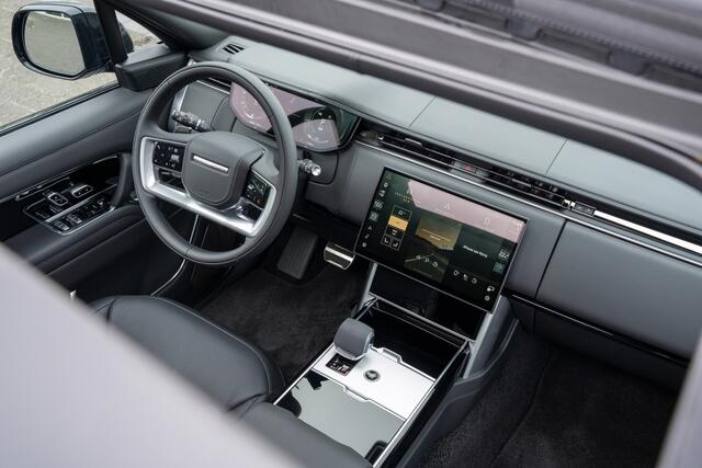 Land Rover RANGE ROVER P550e Autobiography | SV Bespoke | Santorini Black | Trekhaak |