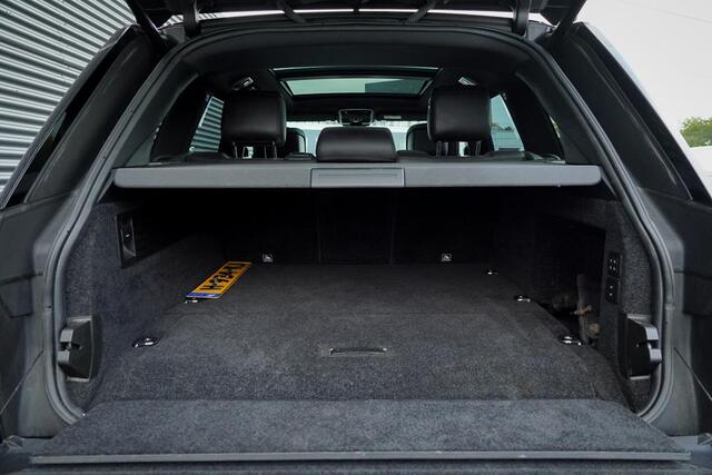 Land Rover RANGE ROVER 2.0 P400e Vogue / Pano / Trekhaak / Meridian / Stoelventilatie