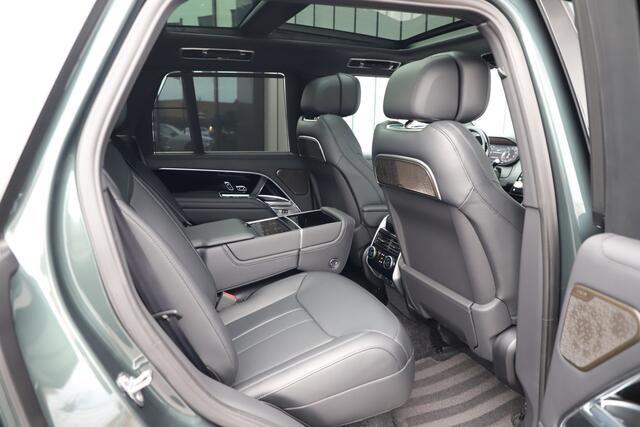 Land Rover RANGE ROVER 3.0 P550e Autobiography | 550PK | Achterasbesturing | Massage | Head-up | Luchtvering | Keyless-go | Meridian signature | Sfeerverlichting | Trekhaak | 2025.