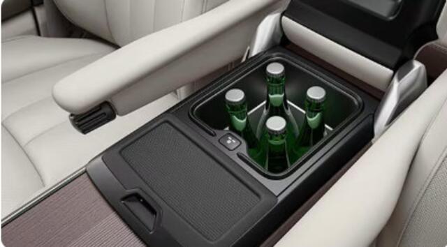 Land Rover RANGE ROVER 3.0 P460e HSE PHEV Snel Leverbaar!