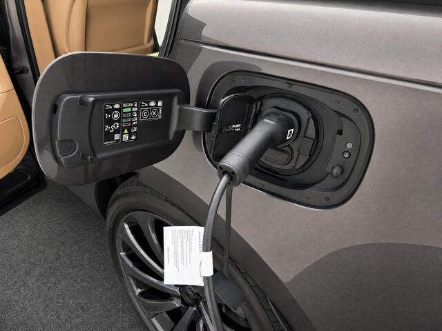 Land Rover RANGE ROVER 3.0 P460e HSE PHEV | 23INCH lichtmetalen velgen | Electrische trekhaak | Panorama | Geheel rijklaar incl. Garantie