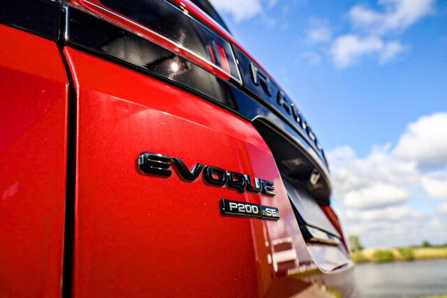 Land Rover RANGE ROVER EVOQUE 2.0 P200 AWD R-Dynamic SE | Elektrische stoelen | Memory stoelen | Stuurverwarming | Blackpack | Panorama dak