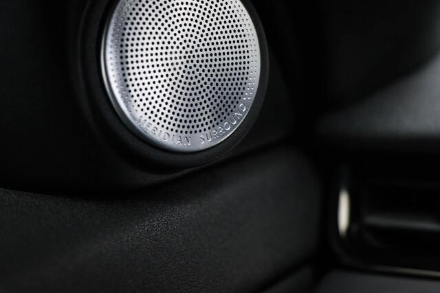 Land Rover RANGE ROVER EVOQUE 1.5 P300e AWD R-Dynamic HSE | PANORAMADAK | HEAD UP | MERIDIAN SURROUND | MASSAGE | 360 CAMERA