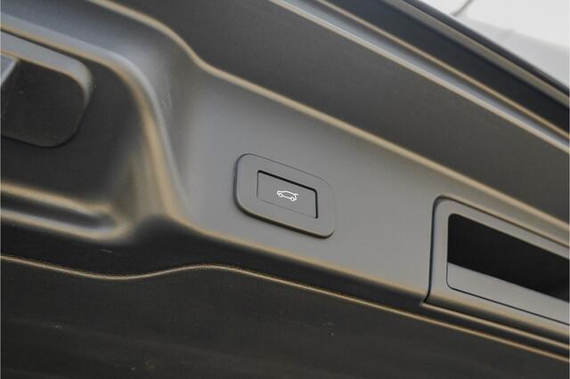 Land Rover RANGE ROVER EVOQUE 1.5 P300e AWD R-Dynamic HSE Black Pack Pano Camera 20"