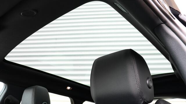 Land Rover RANGE ROVER EVOQUE P300e AWD Dynamic SE | Meridian | Panoramadak | Black Exterior Pack | Stuurwielverwarming