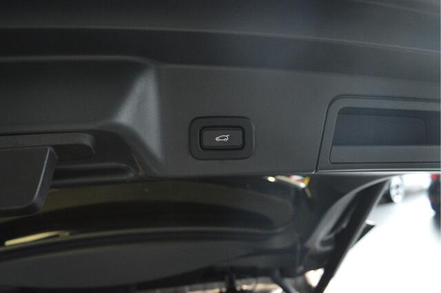 Land Rover RANGE ROVER EVOQUE 1.5 P300e AWD leer pano cruise pdc 18 inch !!