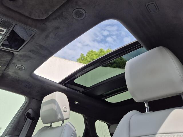 Land Rover RANGE ROVER EVOQUE AWD Autobiography PHEV Automaat / Schuif- en Kantel Dak / Lederen Bekleding / Elektrische Stoelen met Geheugen / Adaptief Cruise Control / Stoelventilatie / Meridian Premium Audio / Stuur-, Stoel en Achterbankverwarming / Elektrische Achterklep / Achterui