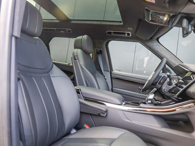 Land Rover RANGE ROVER SPORT 3.0 P550e Autobiography PHEV Trekhaak l Schuif- /kantel Pano l Stoelventilatie l Soft Close l Blackpack l 23" Inch