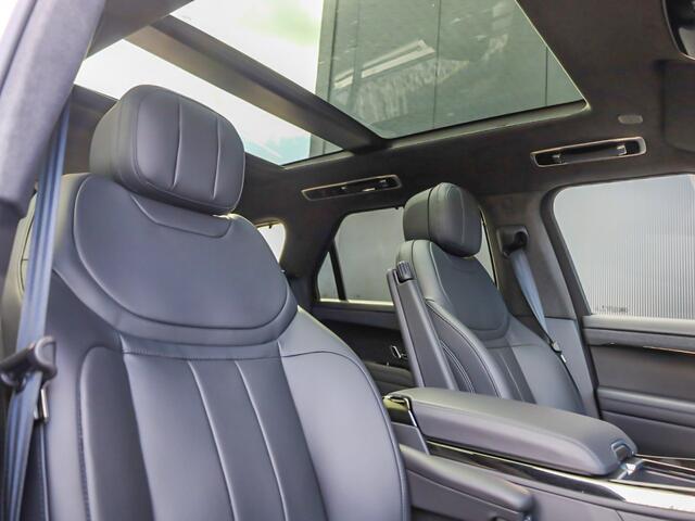 Land Rover RANGE ROVER SPORT 3.0 P550e Autobiography PHEV Trekhaak l Schuif- /kantel Pano l Stoelventilatie l Soft Close l Blackpack l 23" Inch