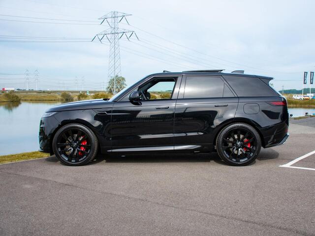 Land Rover RANGE ROVER SPORT 3.0 P460e SE PHEV Trekhaak l Schuif- /kantel Pano l Stoelventilatie l Black Pack l 23" Inch