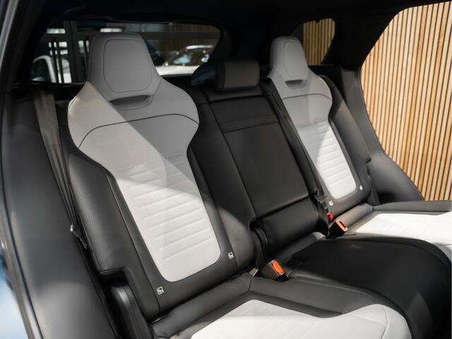 Land Rover RANGE ROVER SPORT P635 SV Forged Carbon 4.4 P635 SV Forged Carbon