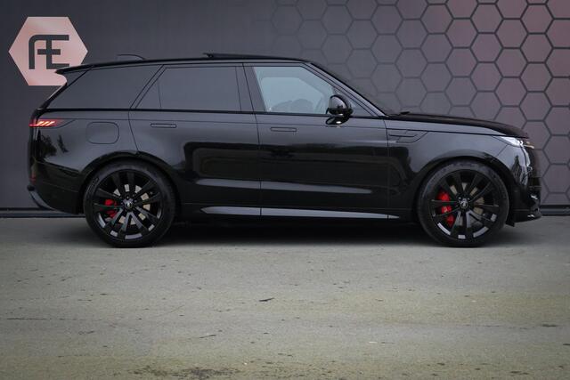 Land Rover RANGE ROVER SPORT P510e First Edition | ADAPTIVE CRUISE | STOELVERWARMING & VERKOELING | MASSAGE | CARBON INTERIEUR | 360 CAMERA | SUEDE HEMEL | TREKHAAK | SCHERMPJES MET NETFLIX | SPIEGELCAMERA |