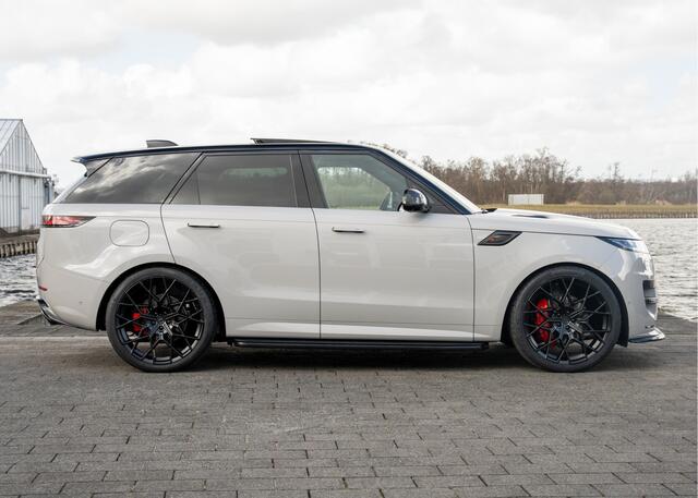 Land Rover RANGE ROVER SPORT P460e Dynamic HSE | VERWACHT | URBAN RED LABEL | Full Options | Massage | 24" inch | Trekhaak |