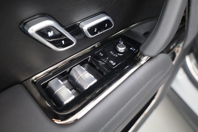 Land Rover RANGE ROVER SPORT 3.0 P550e Autobiography | MY26 | Achterasbesturing | Luchtvering | Elek. Trekhaak | Massage+Ventilatie | Black Pack | Stoel- Stuurverw. | S/K-Dak | Composietglas | HUD | Meridian 3D | 360*+PDC V