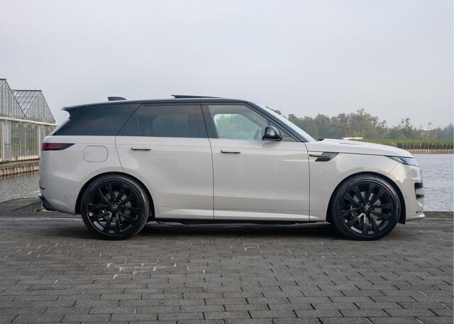 Land Rover RANGE ROVER SPORT P460e Dynamic HSE | 23" inch | Trekhaak | Black Pack | Koelkast | Meridian 3D Audio | SoftClose |