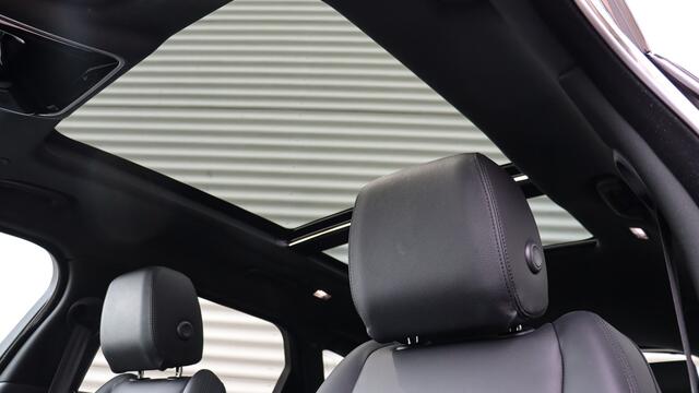 Land Rover Velar Range Rover 2.0 P400e R-Dynamic SE | Meridian | Panoramadak | Black Exterior Pack | Stuurwielverwarming