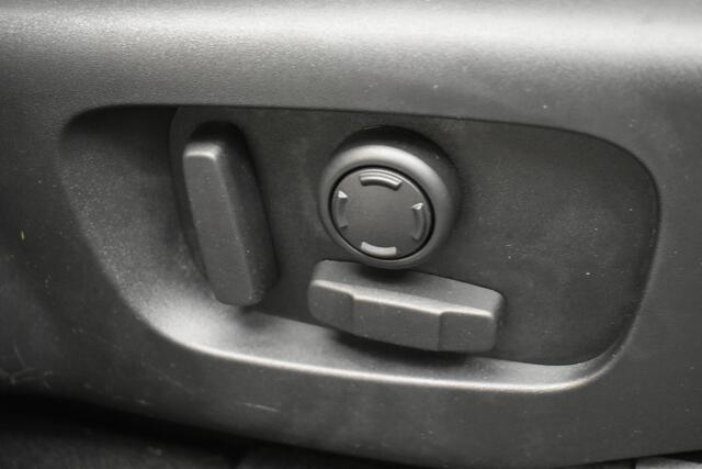 Land Rover Velar Range Rover 2.0 P400e R-Dynamic SE Pano Cam El-Stoelen + Aklep Dhoek Meridian