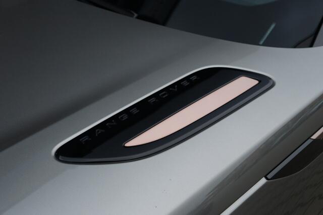 Land Rover Velar Range Rover 3.0 V6 AWD First Edition | Pano | 360 Camera | Trekhaak |