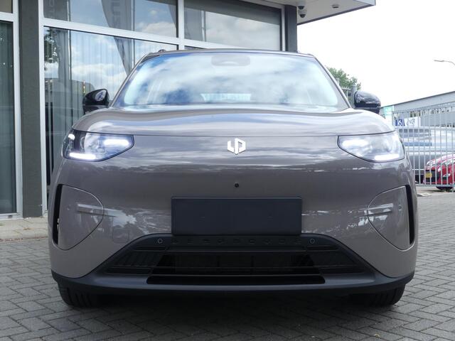 Leapmotor B03X ProMax Design 53 kWh 197PK Automaat Navigatie, Camera 360, Lichtmetalen velgen, Kunstlederen bekleding, Stoel & Stuurwielverwarming