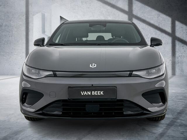 Leapmotor B05 ProMax Design 67.1 kWh | Voorraad ! | Wind Grey | 482 KM WLTP | Panoramadak | Stoelverwarming | Keyless