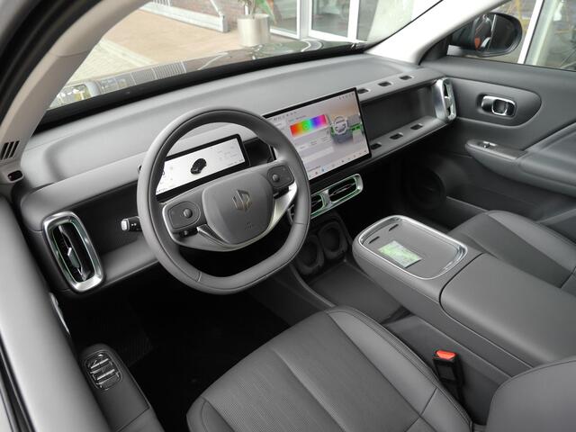 Leapmotor B10 Design ProMax 67.1 kWh | Navigatie | Rondom camera | 18inch Velgen | Elektrisch bedienbare achterklep | Panoramdak | Uit voorraad leverbaar