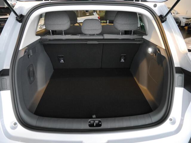 Leapmotor B10 Life Pro 56.2 kWh | Nieuwe auto | Wltp 361 km | Warmtepomp | 18 inch lichtmetalen velgen | 360 graden camera | Keyless entry en start | Stoffen bekleding | Adaptive cruise control | DC laden 140KW