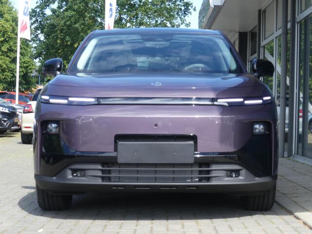 Leapmotor B10 Design Hybrid EV 18.8 kWh 218PK Automaat Navigatie, Camera 360, Lichtmetalen velgen, Elektrische Achterklep, Kunstlederen bekleding, Stoel Verwarming & Ventilatie