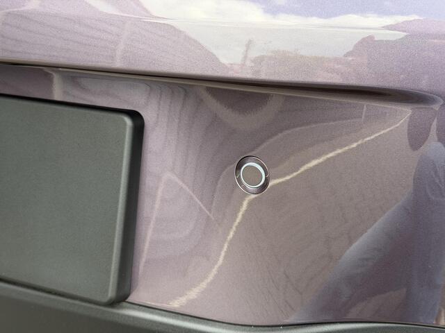 Leapmotor B10 Design Hybrid EV 18.8 kWh 218PK Automaat Navigatie, Camera 360, Lichtmetalen velgen, Elektrische Achterklep, Kunstlederen bekleding, Stoel Verwarming & Ventilatie