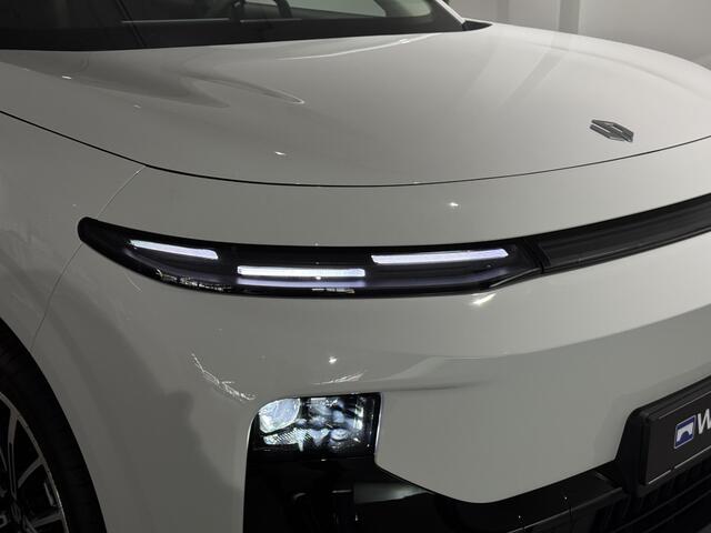 Leapmotor B10 Design ProMax 67.1 kWh Volledig Elektrisch met Navigatie, Lederen bekleding en Climate Control Uit voorraad leverbaar!