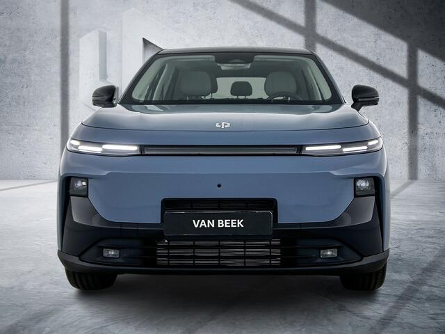 Leapmotor B10 Design Pro Max Hybrid EV 18.8 kWh | Voorraad ! | Light Grey Interieur | Stoelverwarming + Koeling | Apple Carplay / Android Auto ! | Panormadak