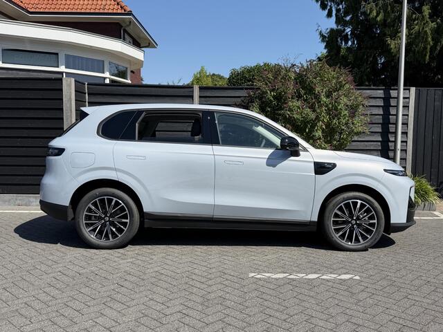 Leapmotor B10 Design Hybrid EV 18.8 kWh 218PK Automaat Navigatie, Rondomzichtcamera, Adaptieve Cruise Control, Climate Control, Panoramadak